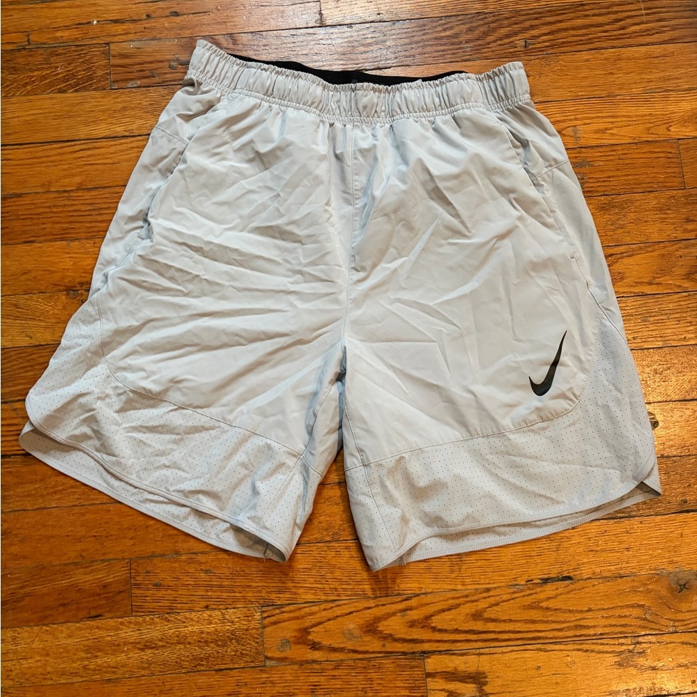 Nike Men's Athletic Shorts in Light Gray